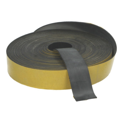 Caoutchouc d'élévation avec bande adhésive de 25 mm de large - épaisseur 1 mm